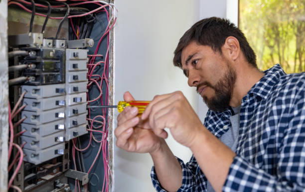 Best Emergency Electrical Repair  in Cambridge, MN